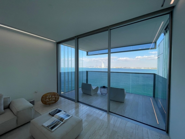 Luxurious Unit | Top floor 1 bedroom apartment | Great Facilities